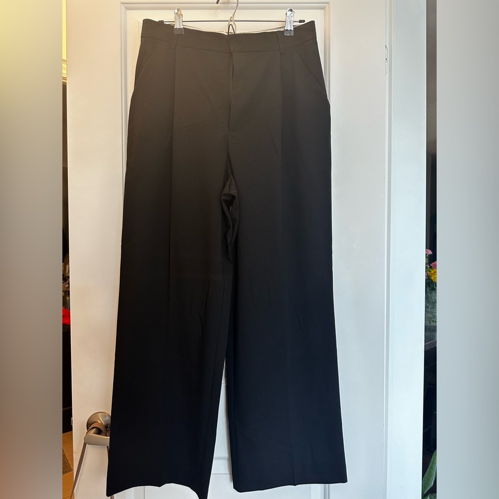 Wide- leg black dress pants